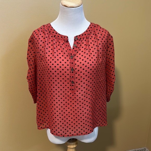 😊 I Love H81 Semi Sheer 1/2 Button Blouse - Picture 1 of 4